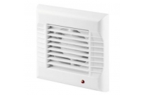 Ventilátor s automatickou žalúziou.